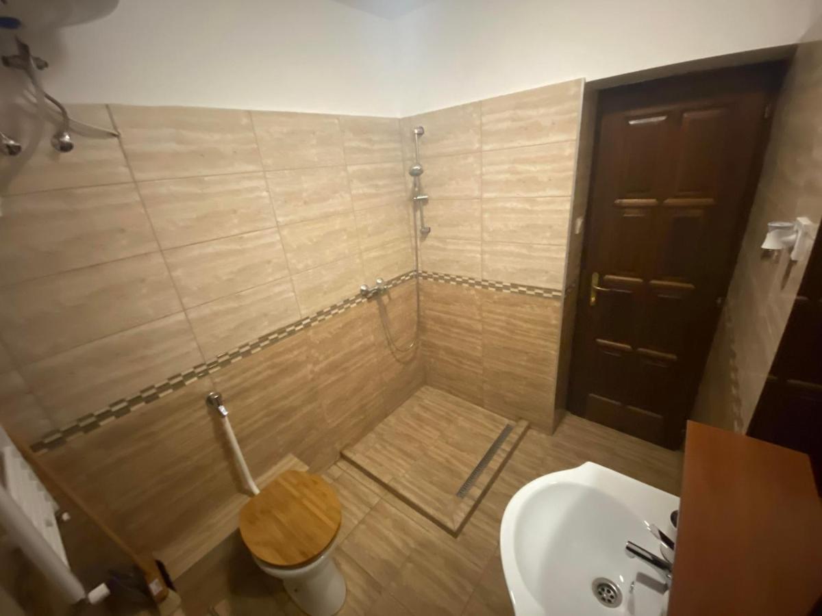 Palma Apartmanok Szallashely Szazhalombatta 6A المظهر الخارجي الصورة